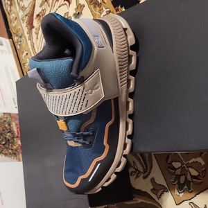 On running cloud Hi Edge Evergreen clay Men's US 9 Medium, New Inbox